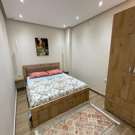 Modern 1 Bedroom City Apartment Tiranë Luaran gambar